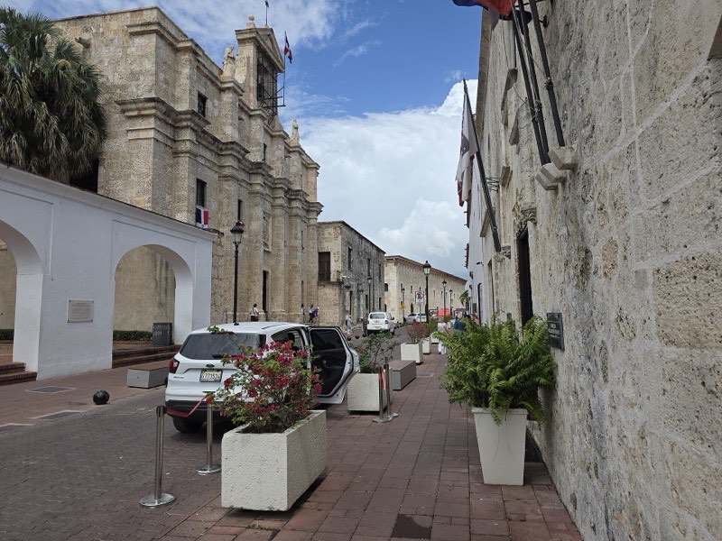 Colonial-era street with stone facades in Santo Domingo, Dominican Republic